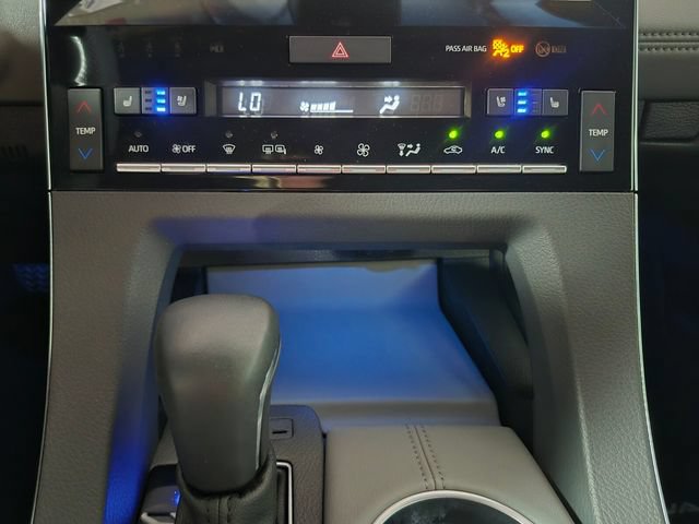Certified 2022 Toyota Avalon Limited FWD image 26