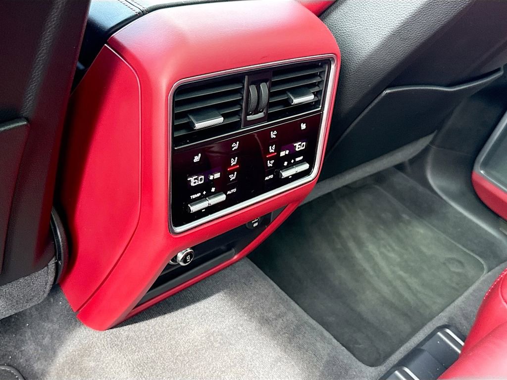 Used 2019 Porsche Cayenne Turbo AWD/4WD image 29
