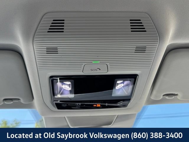 Used 2025 Volkswagen Tiguan SE AWD/4WD image 18