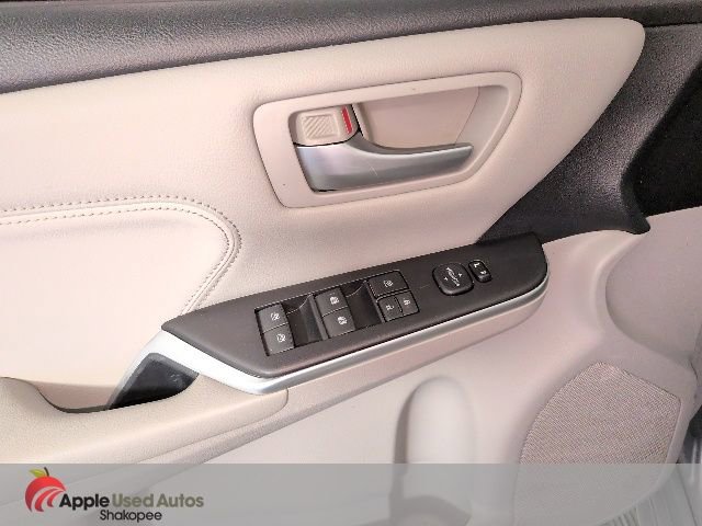 Used 2016 Toyota Camry XLE w/ Moonroof Package image 12