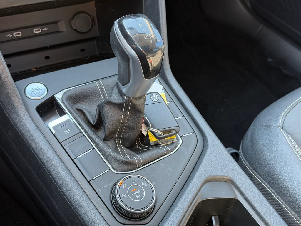 Certified 2022 Volkswagen Taos SE FWD image 19