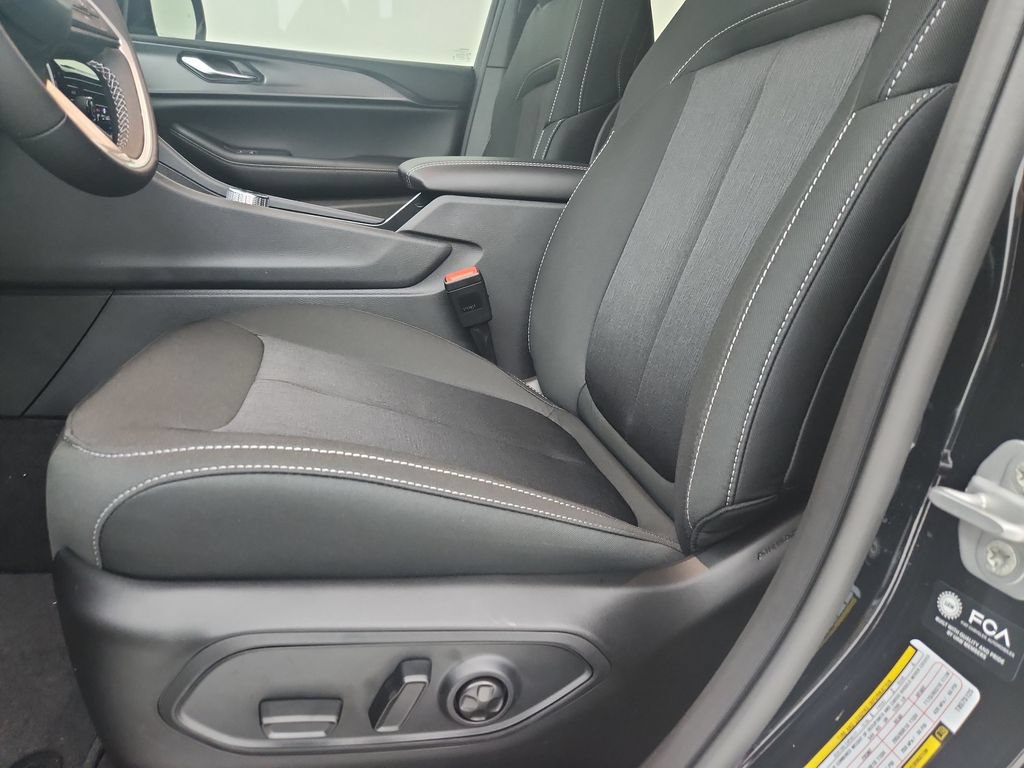 New 2026 Jeep Grand Cherokee L Laredo AWD/4WD image 19