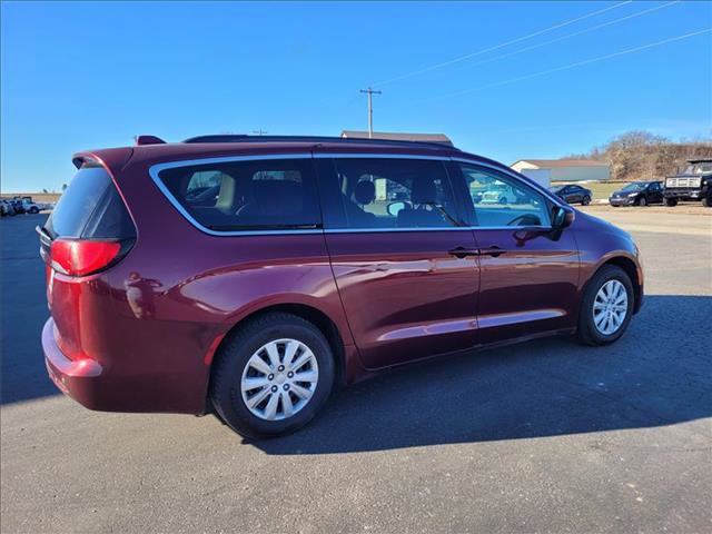 Used 2017 Chrysler Pacifica LX w/ Safetytec Group image 5