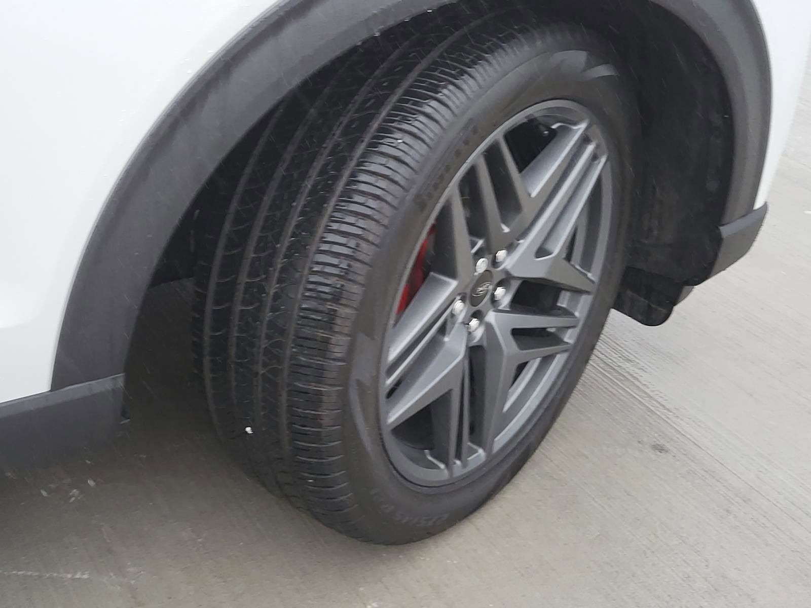 Used 2025 Ford Explorer ST AWD/4WD image 7