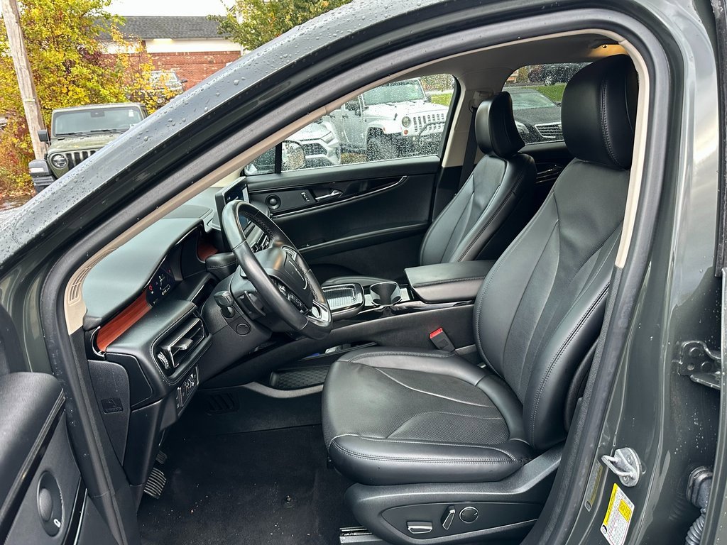 Used 2022 Lincoln Nautilus Reserve w/ Equipment Group 201A image 19