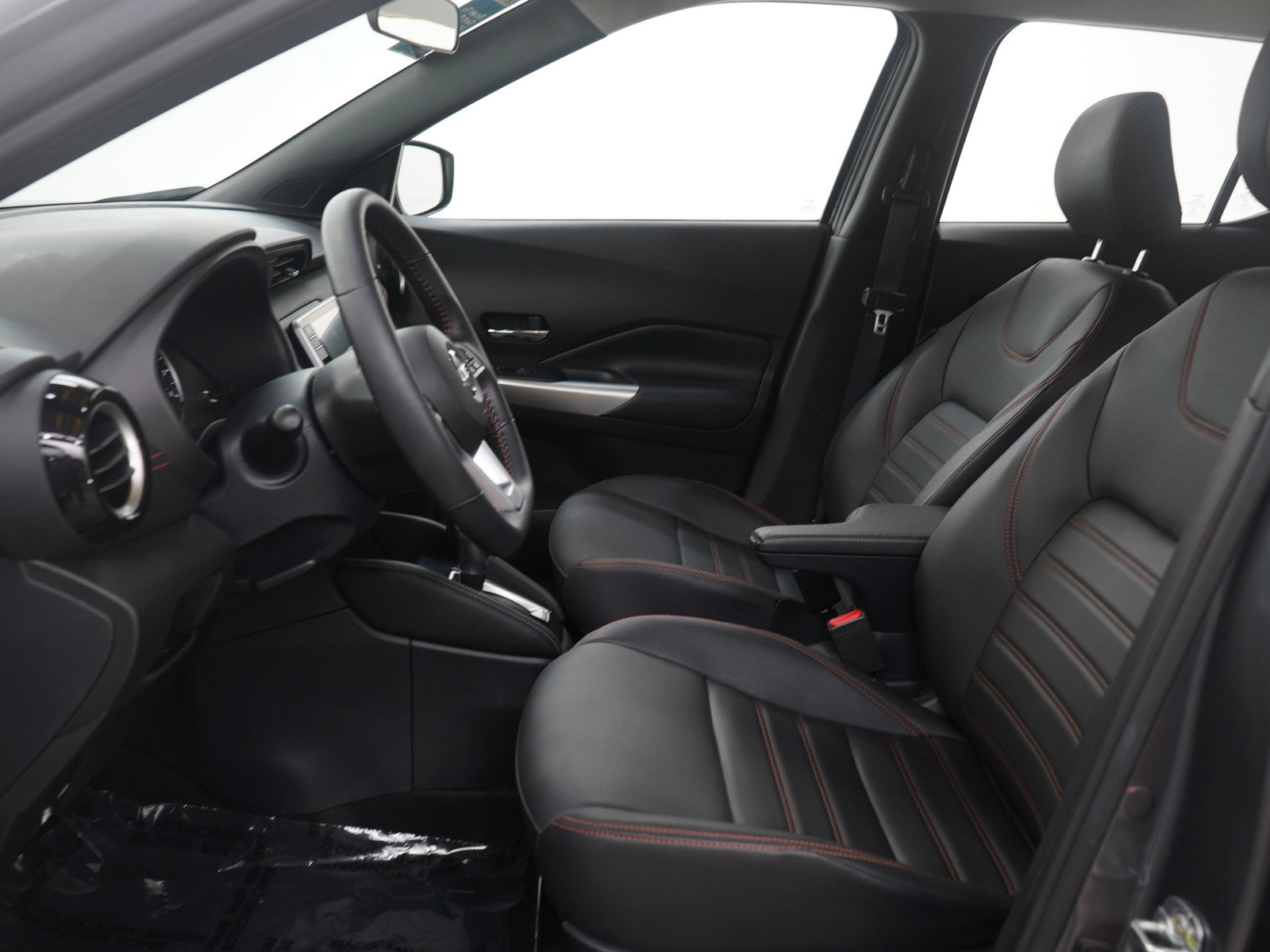 Used 2020 Nissan Kicks SR w/ SR Premium Package image 16