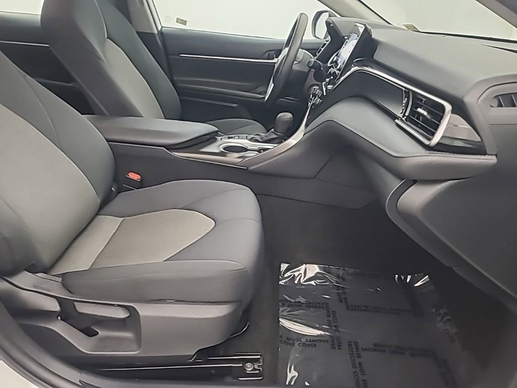 Used 2021 Toyota Camry LE image 15