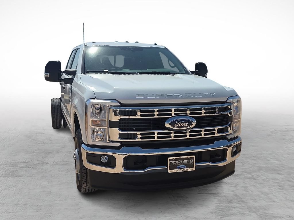 New 2026 Ford F350 XL w/ XL Chrome Package AWD/4WD image 2