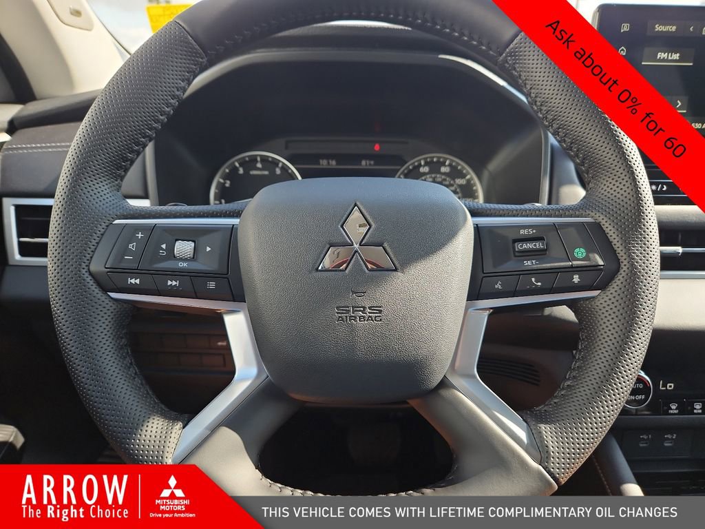 New 2025 Mitsubishi Outlander SE image 27
