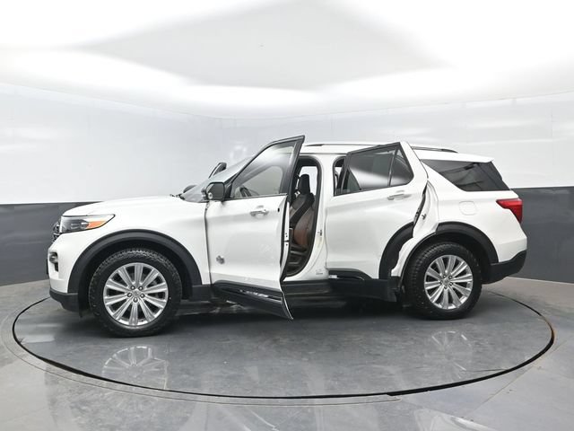Certified 2023 Ford Explorer King Ranch w/ Technology Package AWD/4WD image 31