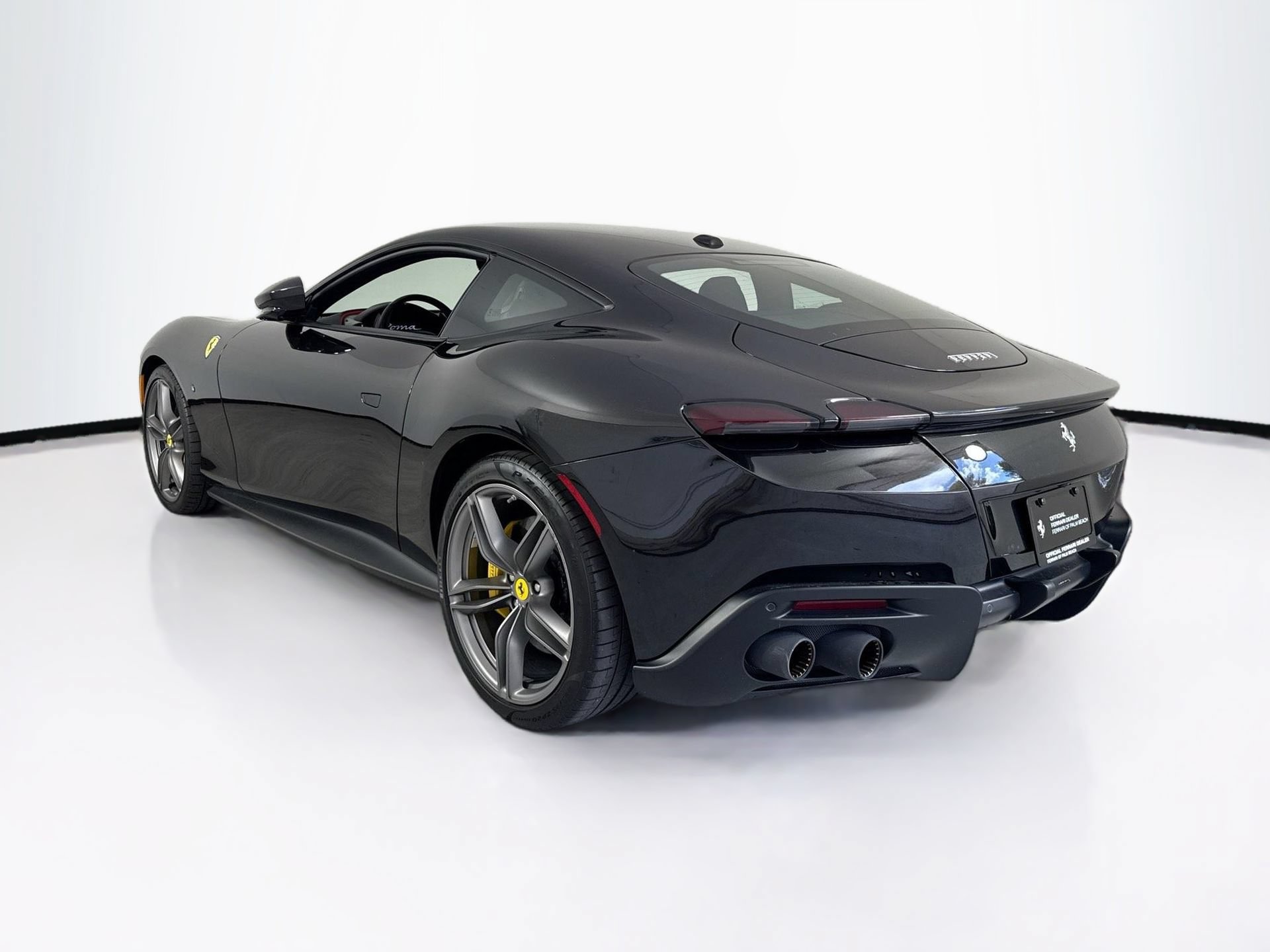 Certified 2022 Ferrari Roma RWD image 5