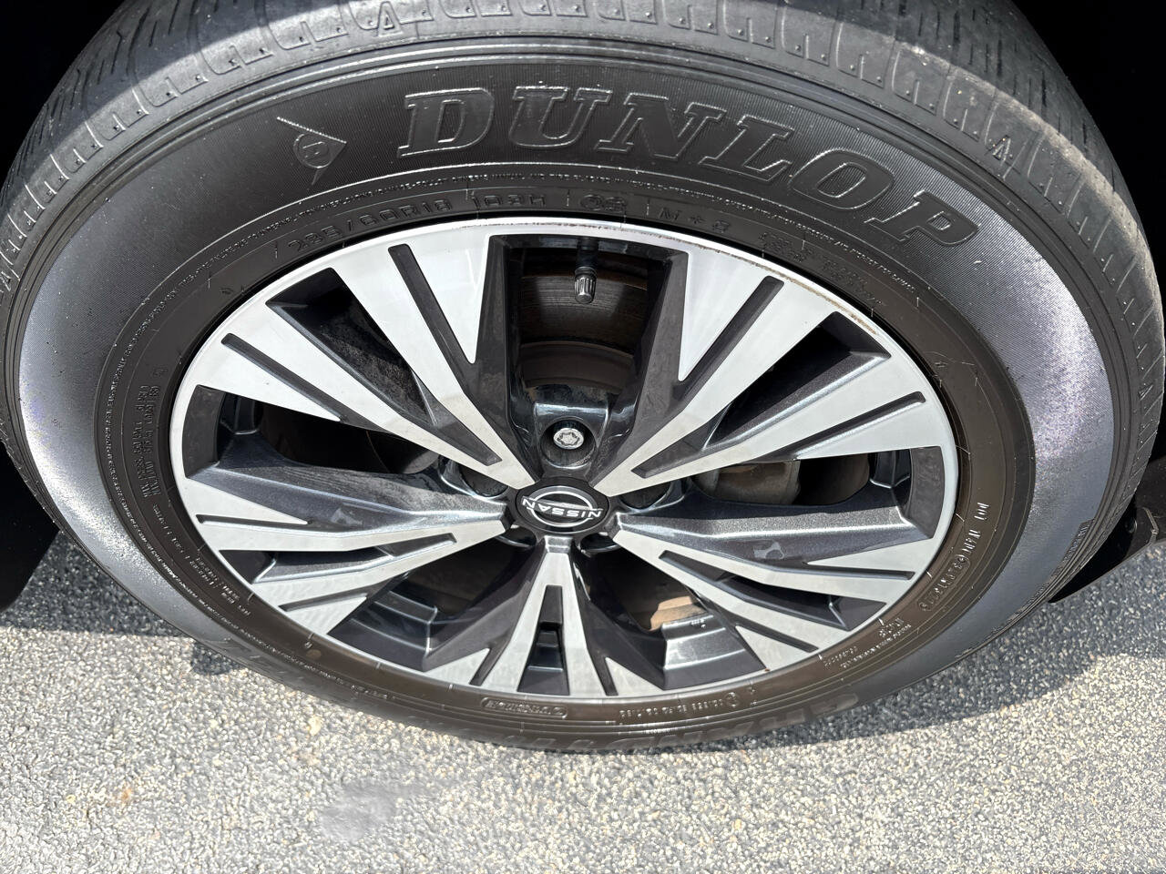 Used 2022 Nissan Rogue SV w/ SV Premium Package image 11