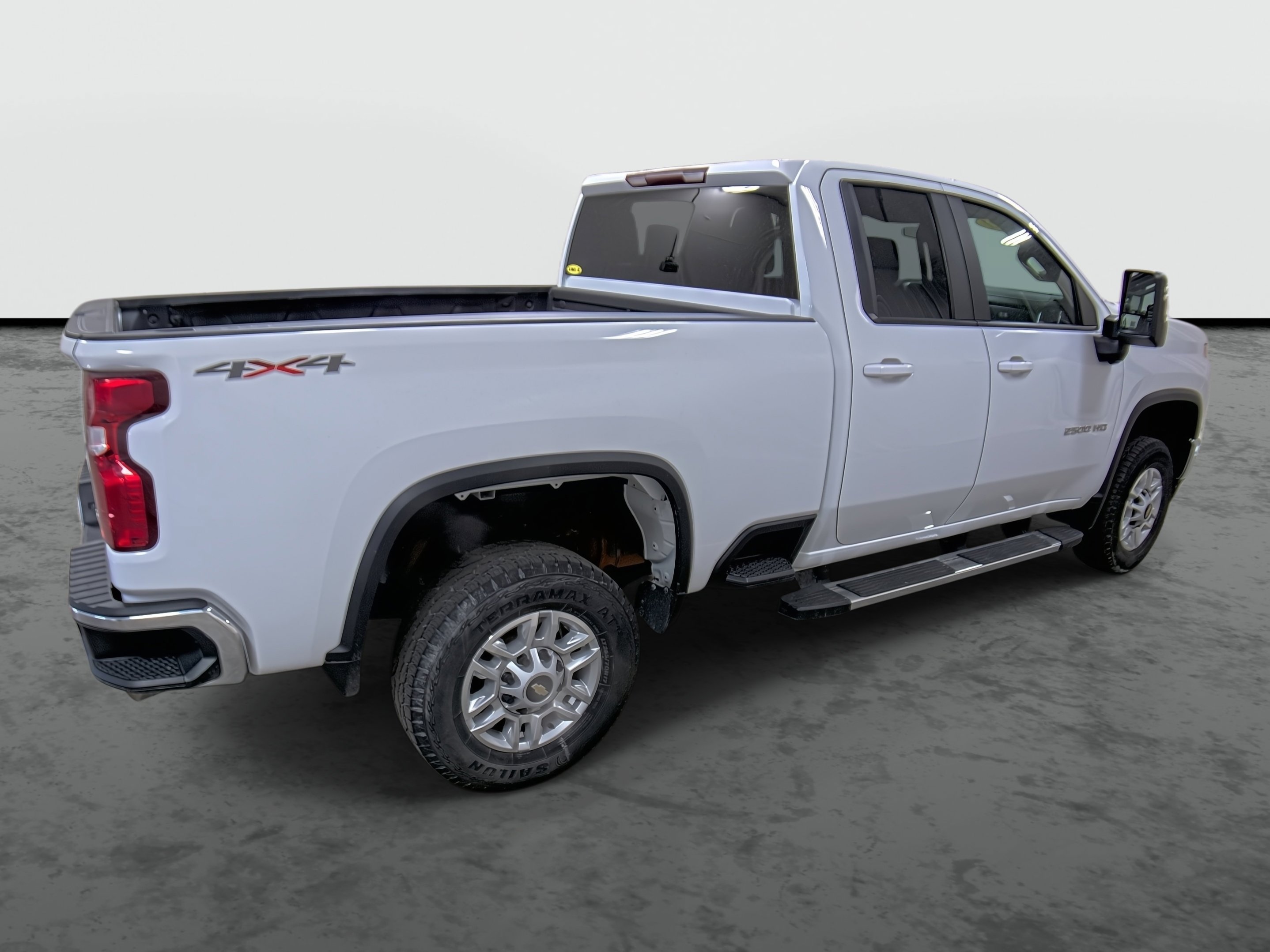 Used 2021 Chevrolet Silverado 2500 LT w/ Snow Plow Prep/Camper Package image 4
