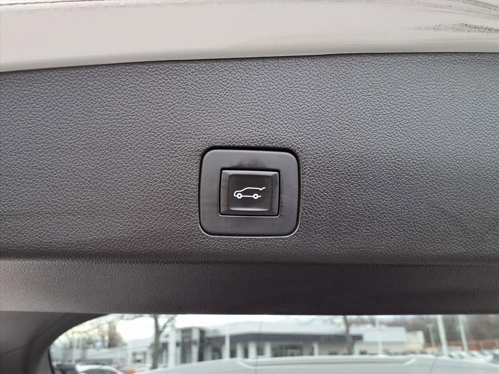 Certified 2020 Buick Encore GX Essence image 29