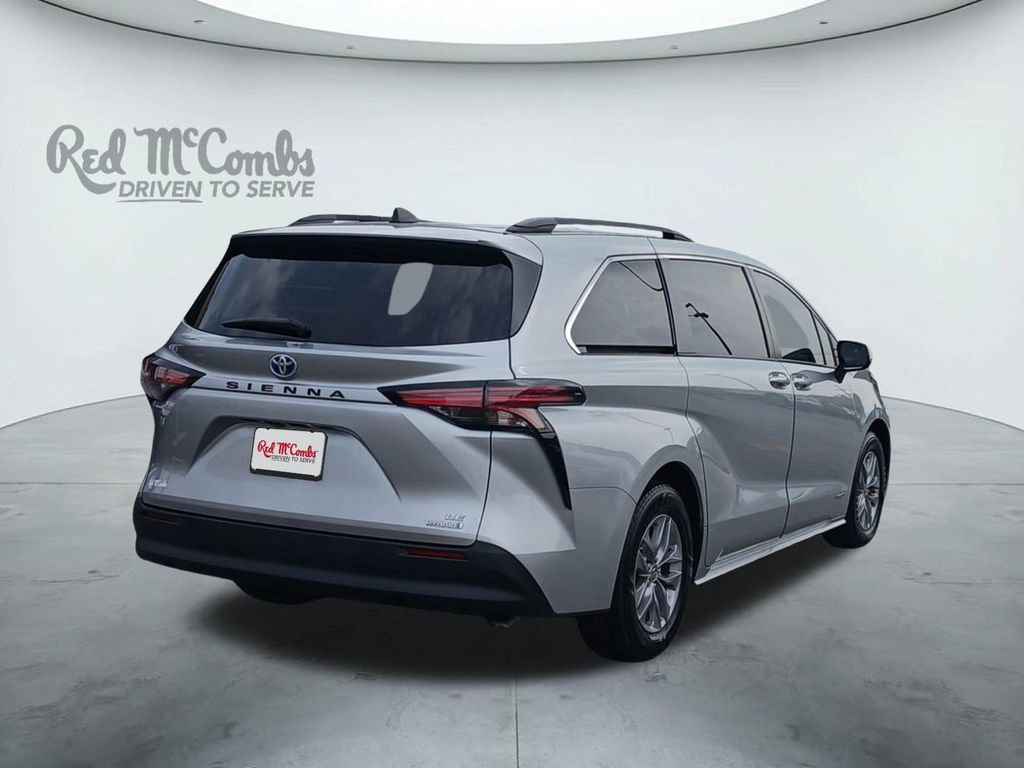 Used 2021 Toyota Sienna LE FWD image 5