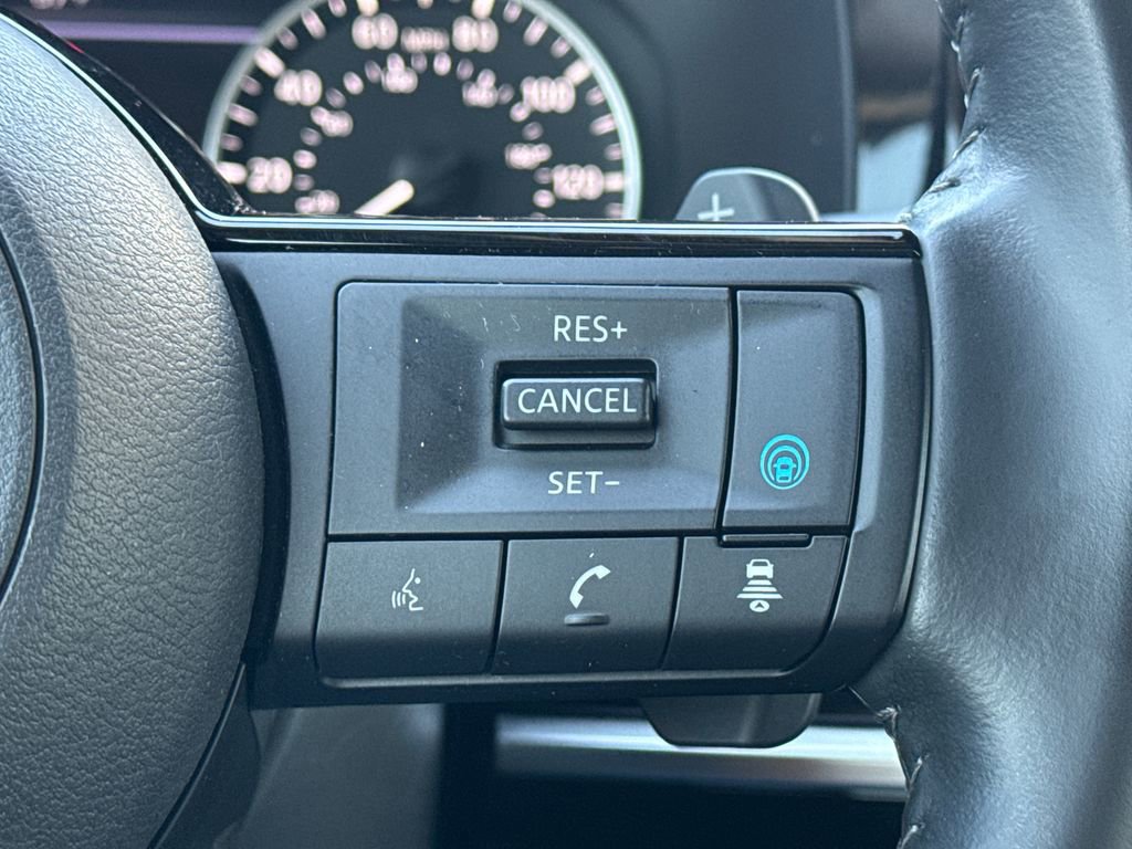 Used 2023 Nissan Pathfinder SV image 30