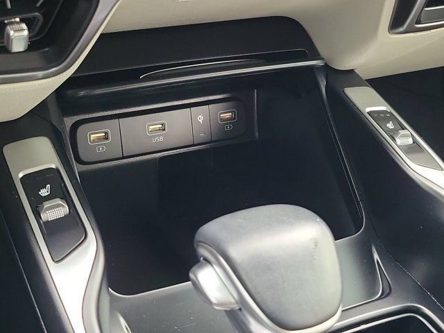Used 2023 Kia Sorento S FWD image 25