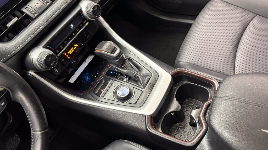 Used 2019 Toyota RAV4 Limited w/ Advanced Technology Package AWD/4WD image 24