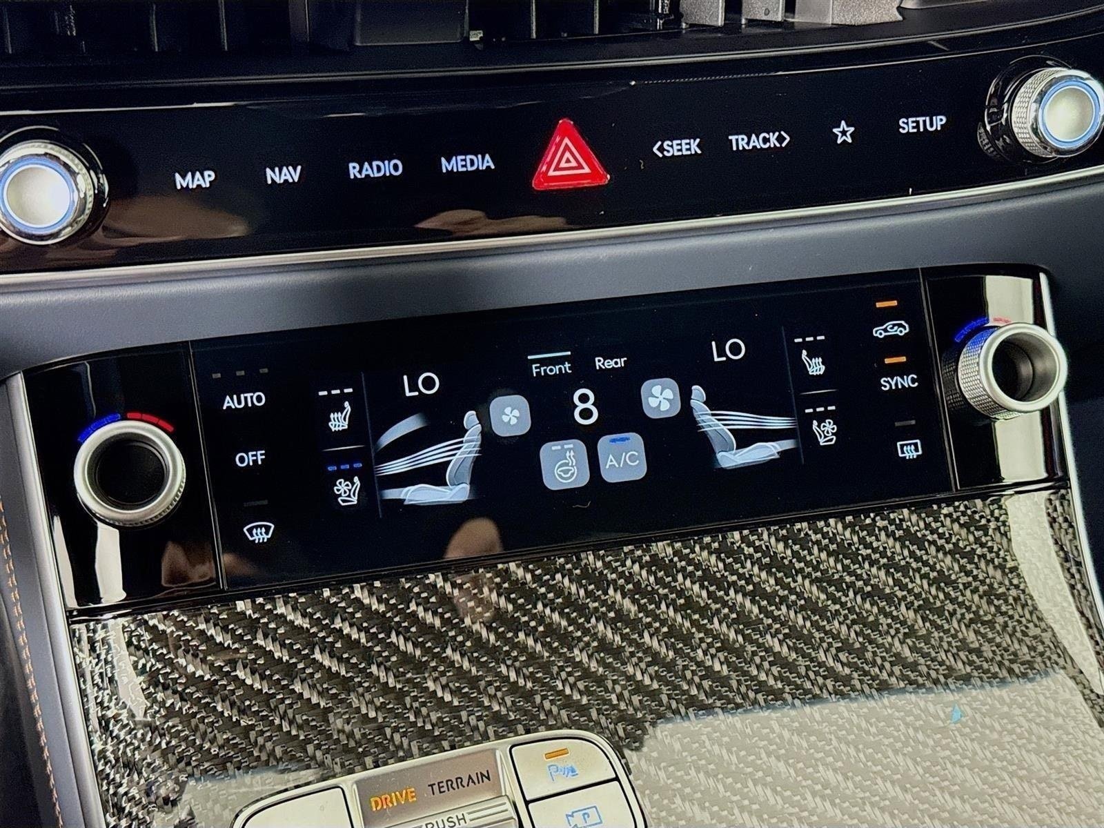 New 2026 Genesis GV70 3.5T Sport Prestige AWD/4WD image 18