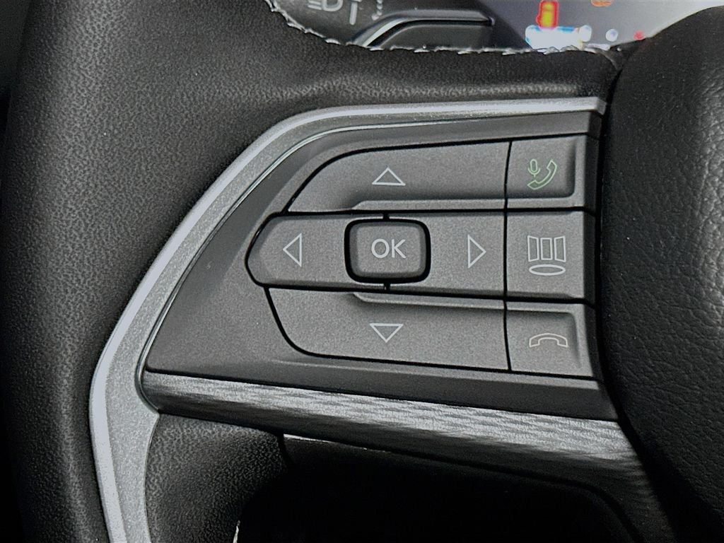 New 2025 Jeep Grand Cherokee L Altitude AWD/4WD image 32