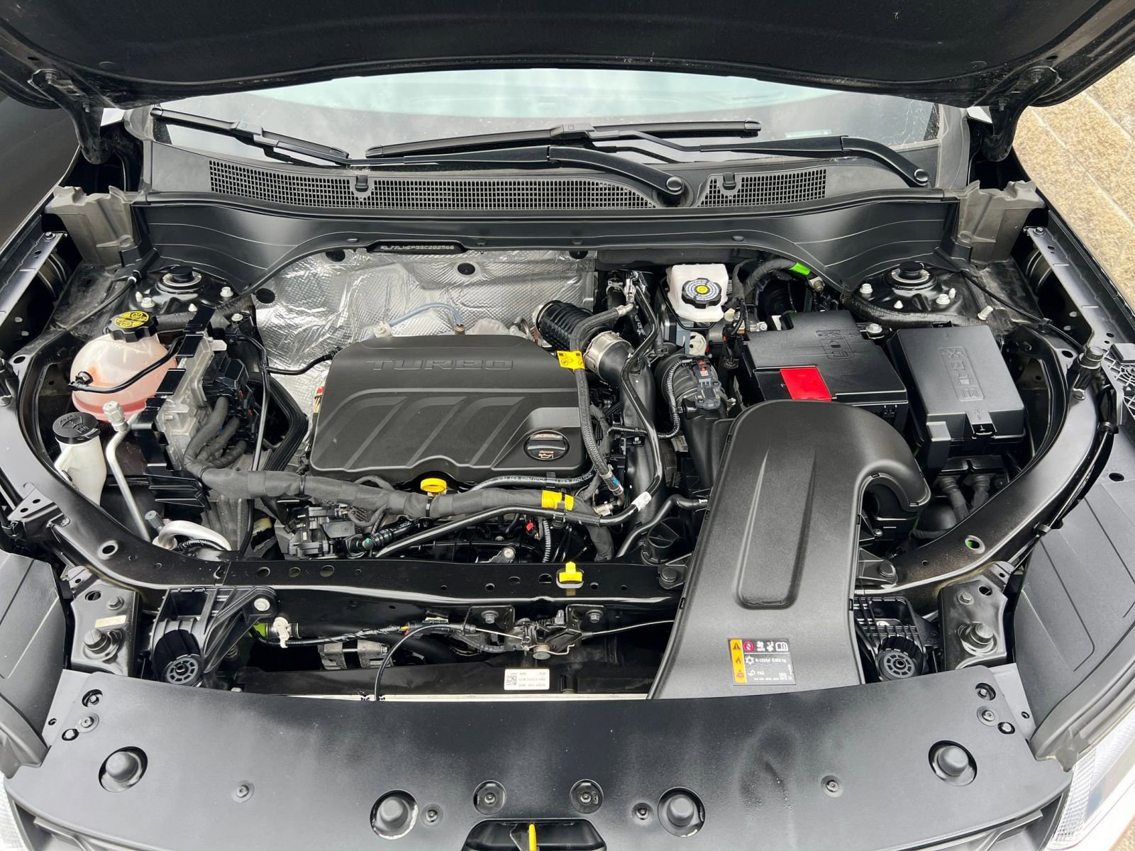 Used 2025 Chevrolet Trax LT image 32