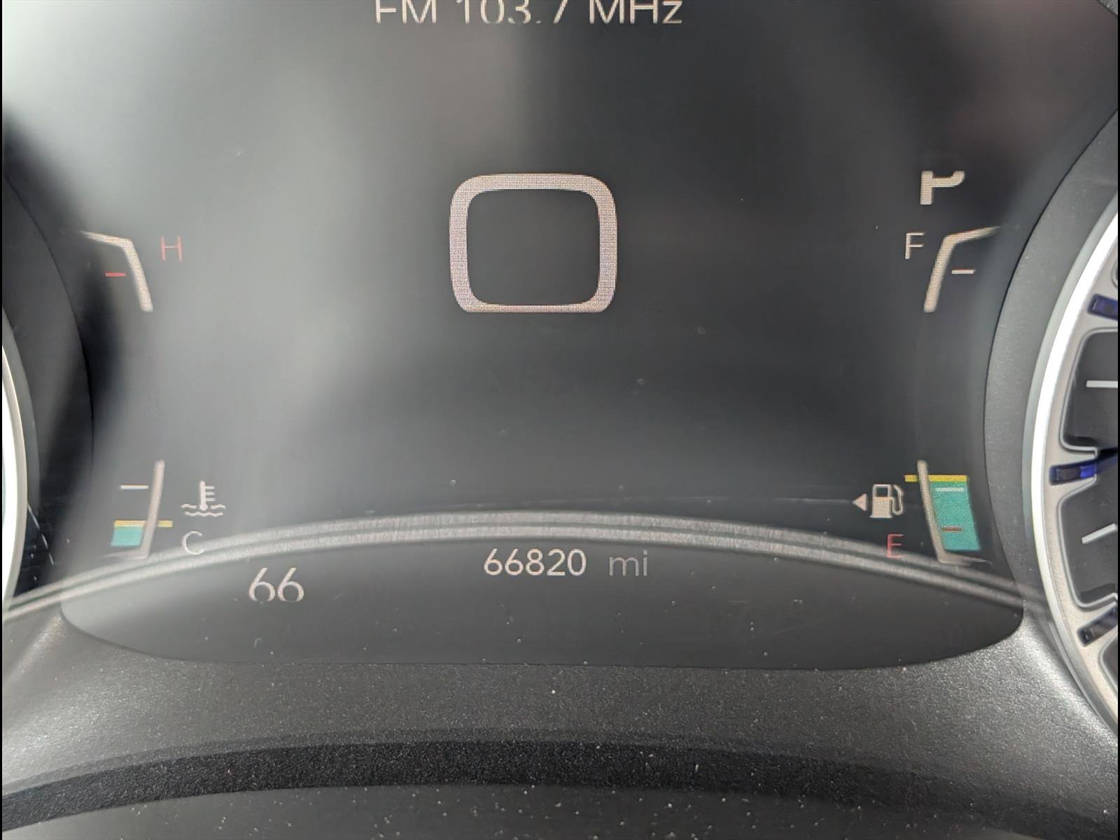 Used 2023 Chrysler Pacifica Touring-L image 9