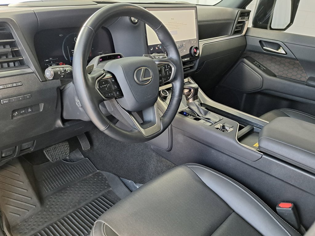 Used 2024 Lexus GX 550 image 8