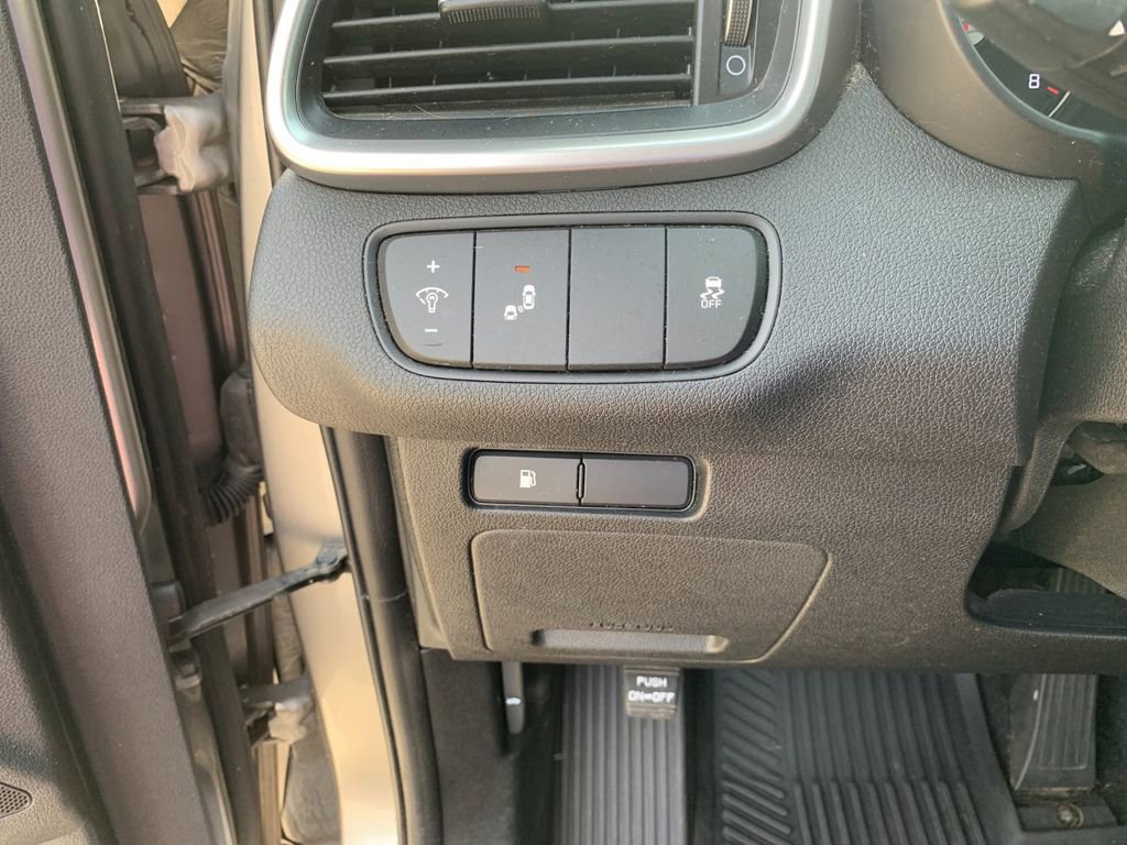 Used 2019 Kia Sorento FWD V6 image 34