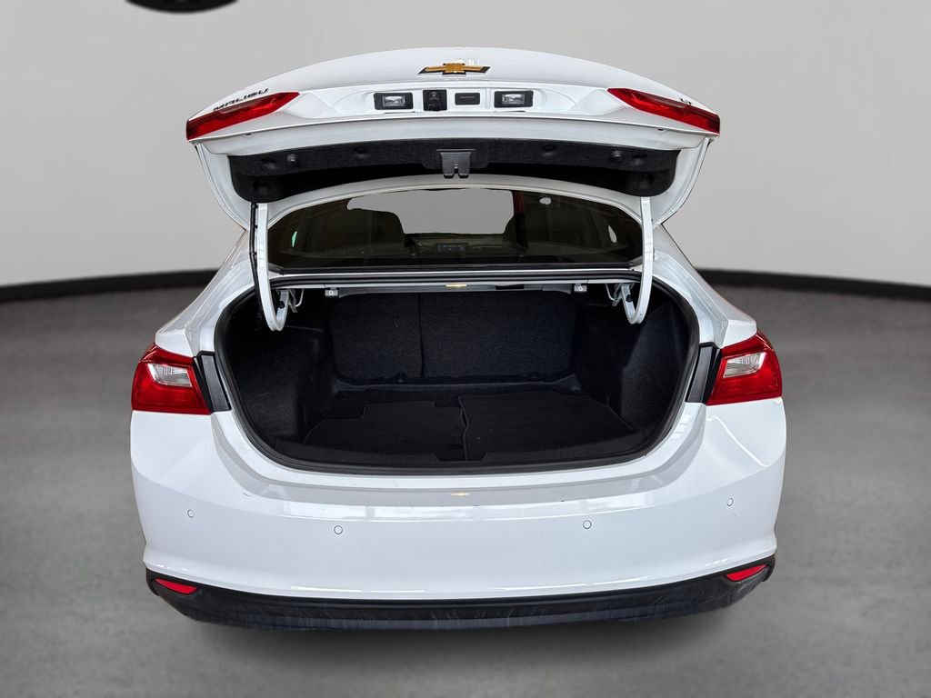 Used 2025 Chevrolet Malibu LT image 11