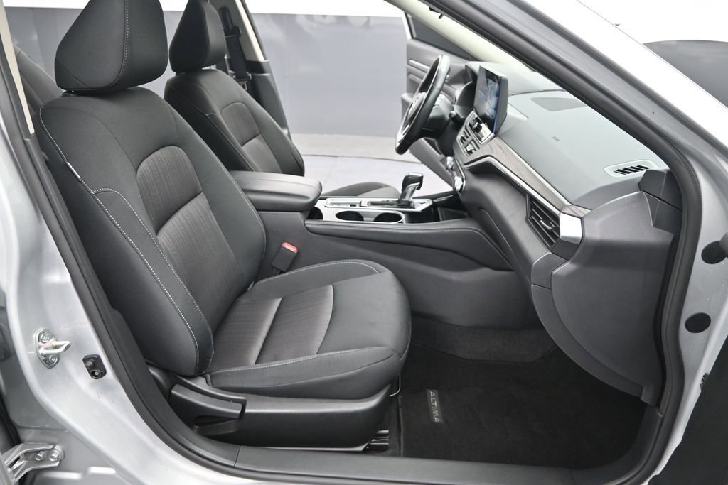Used 2023 Nissan Altima 2.5 SV w/ SV Premium Package FWD image 25
