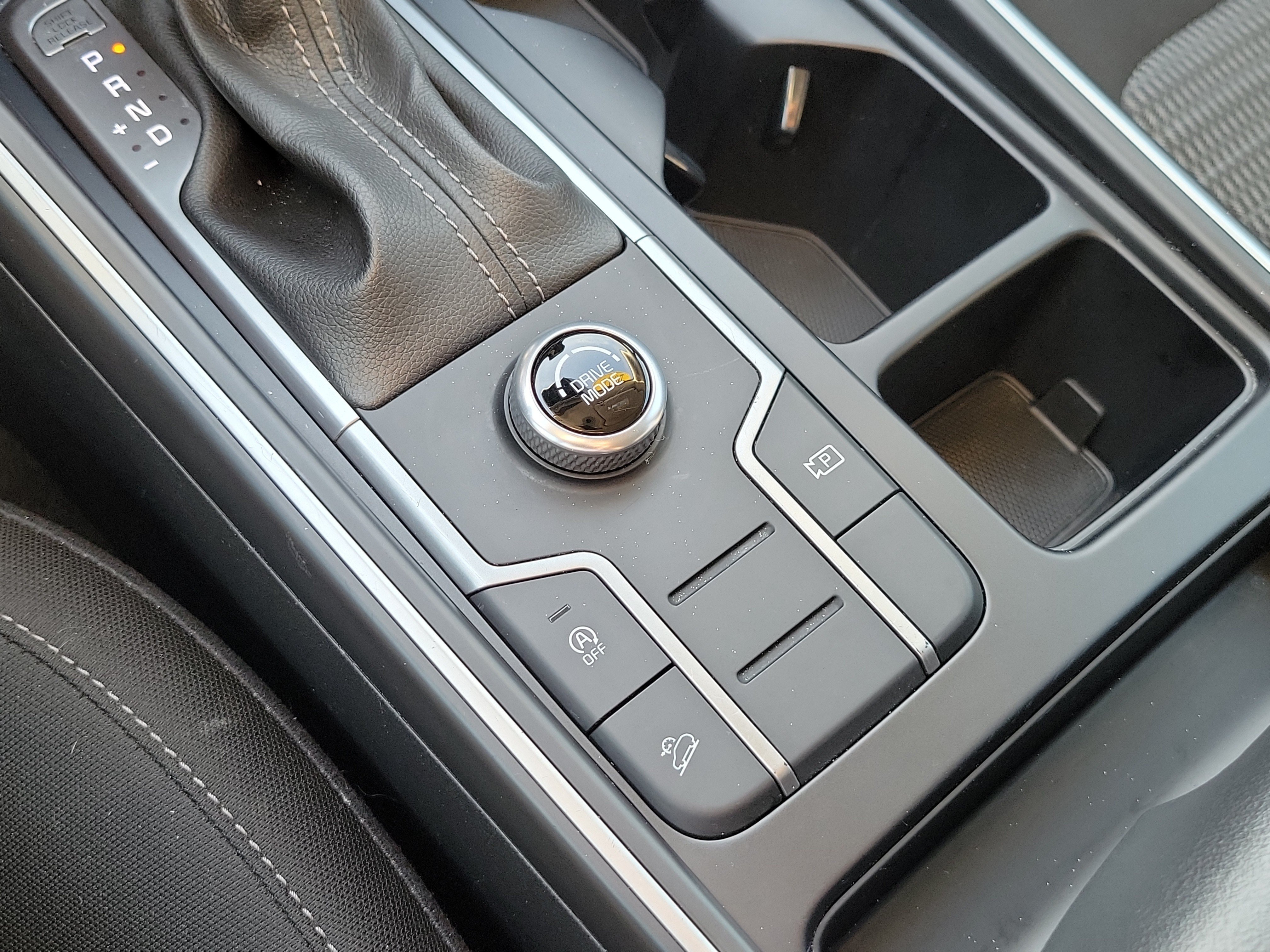 Certified 2022 Kia Sorento LX FWD image 36
