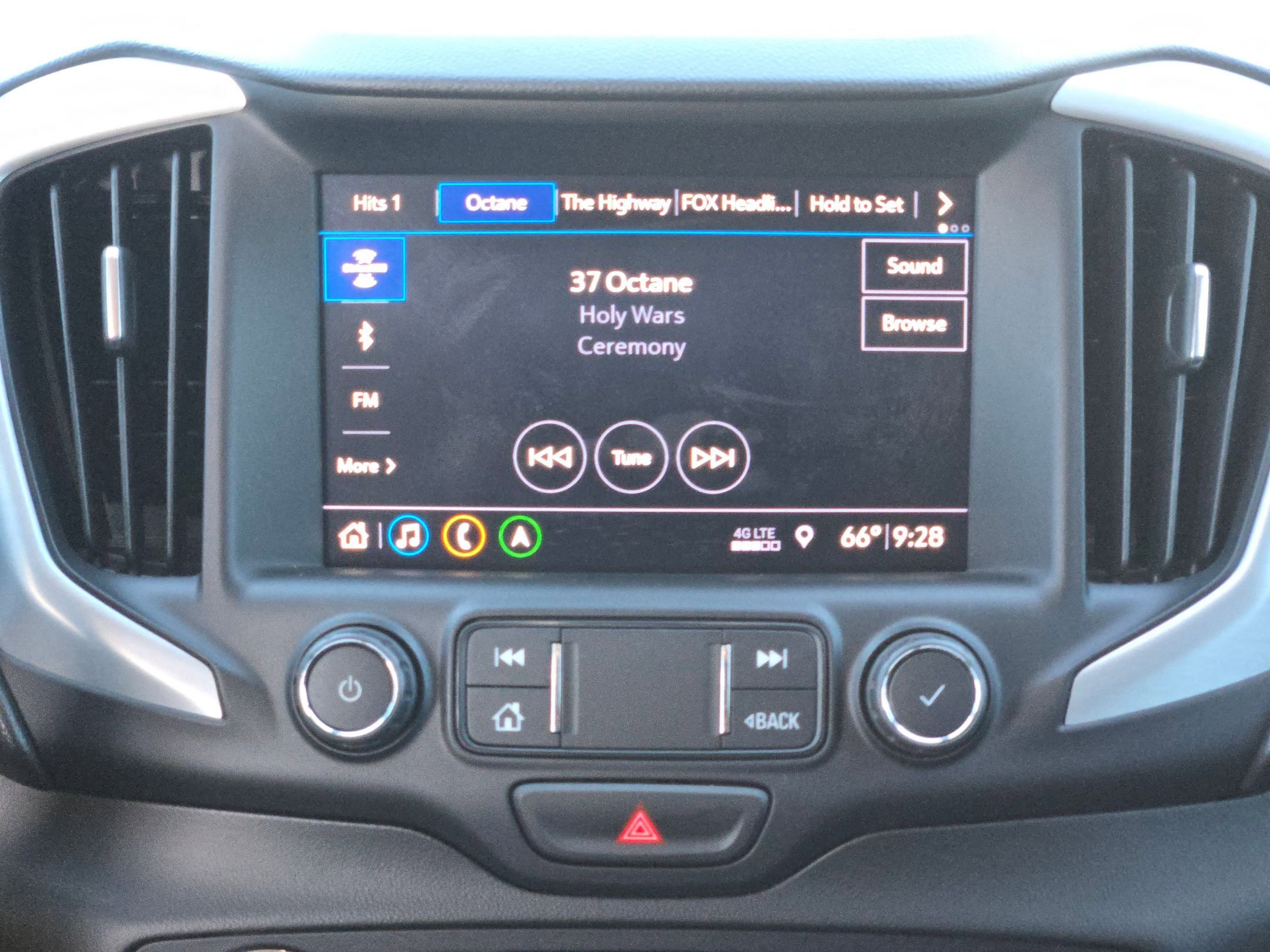 Used 2020 GMC Terrain SLE w/ Driver Convenience Package image 16