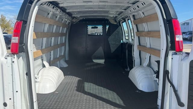 Used 2024 Chevrolet Express 2500 w/ Driver Convenience Package image 8
