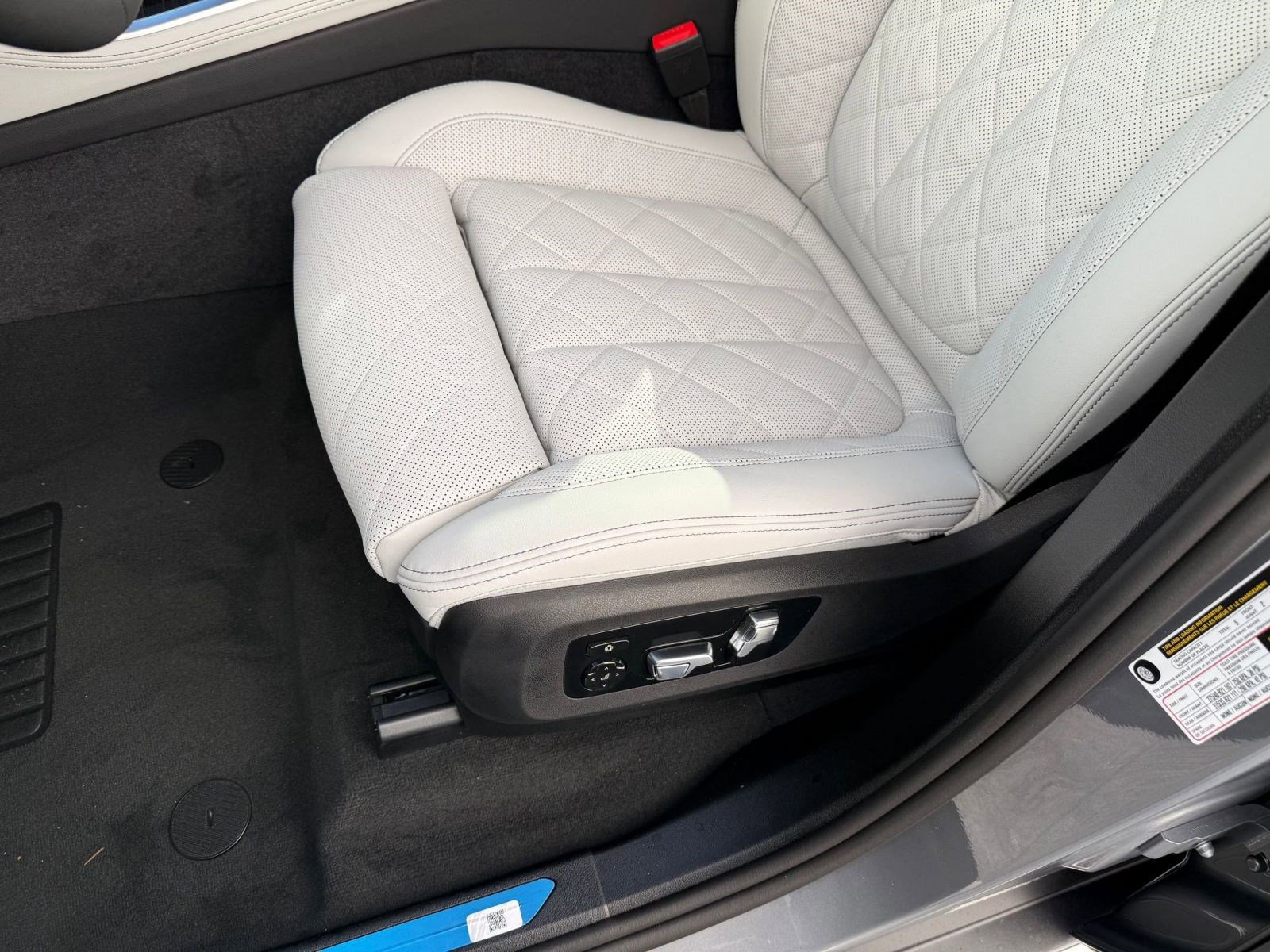 Used 2026 BMW X5 sDrive40i image 11