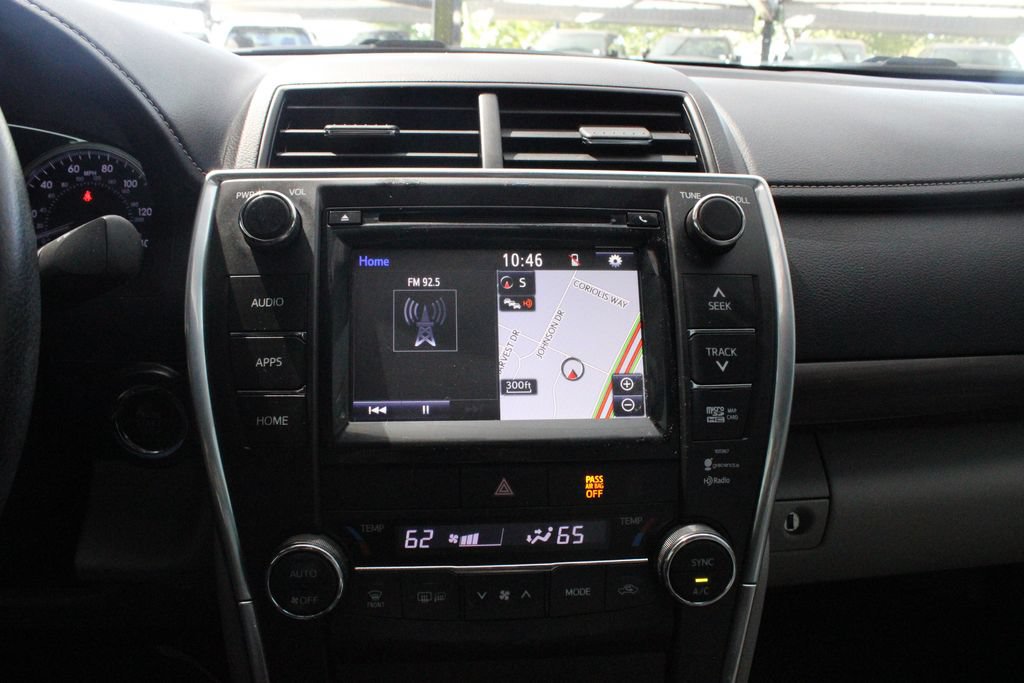 Used 2015 Toyota Camry XLE w/ Moonroof Package FWD image 5