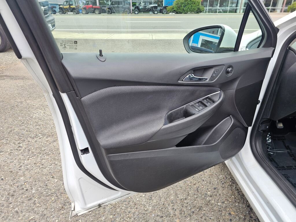 Used 2017 Chevrolet Cruze LT w/ Convenience Package image 23