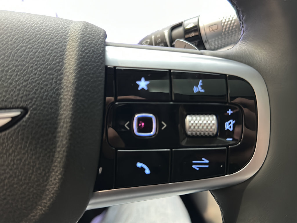 Certified 2025 Genesis GV80 2.5T Prestige AWD/4WD image 28