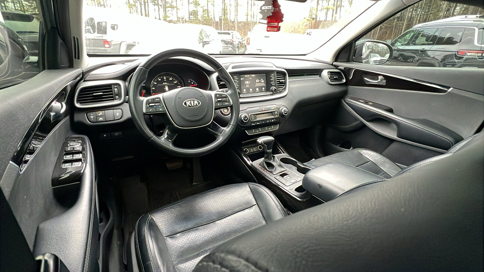 Used 2019 Kia Sorento EX image 28