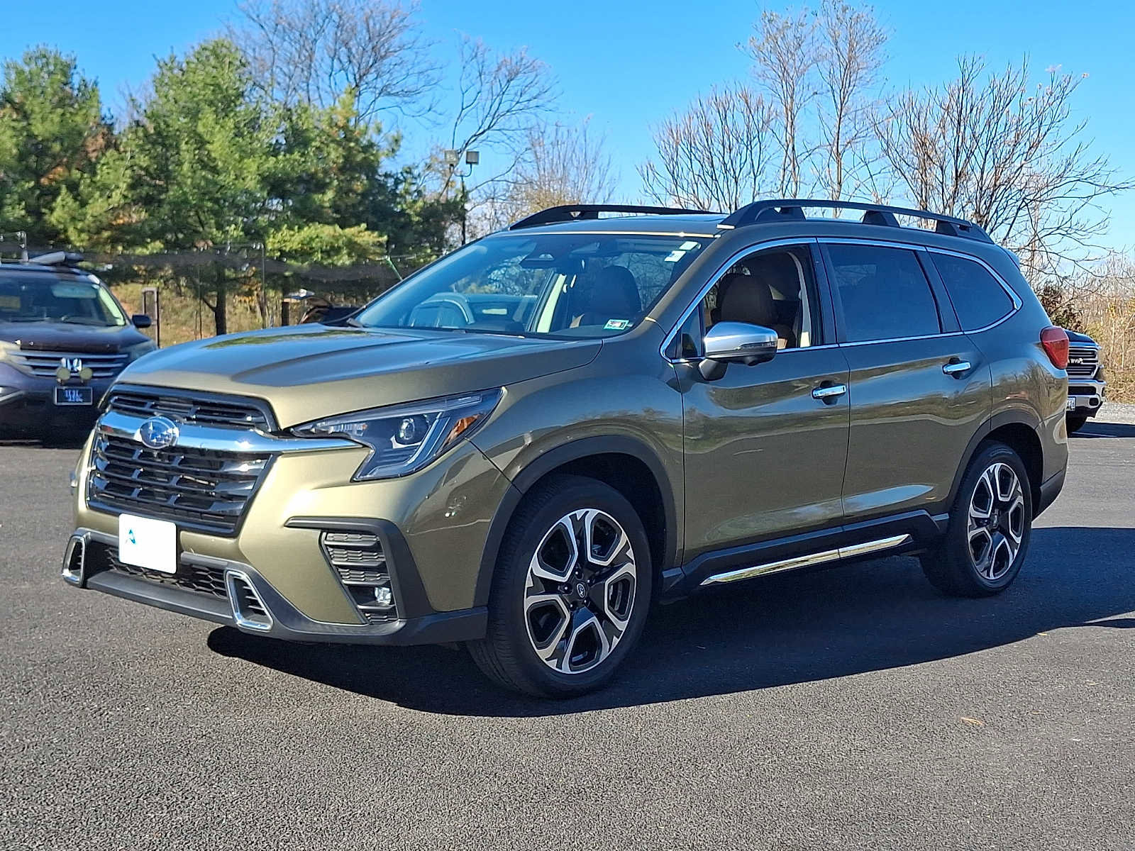 Used 2023 Subaru Ascent Touring image 3
