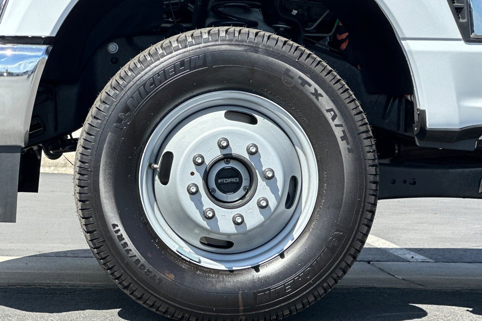 New 2026 Ford F350 XL w/ XL Chrome Package AWD/4WD image 22