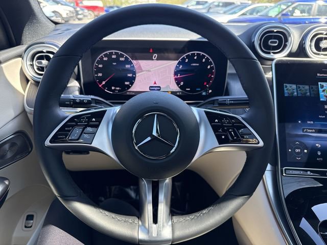 Used 2025 Mercedes-Benz GLC 300 image 14