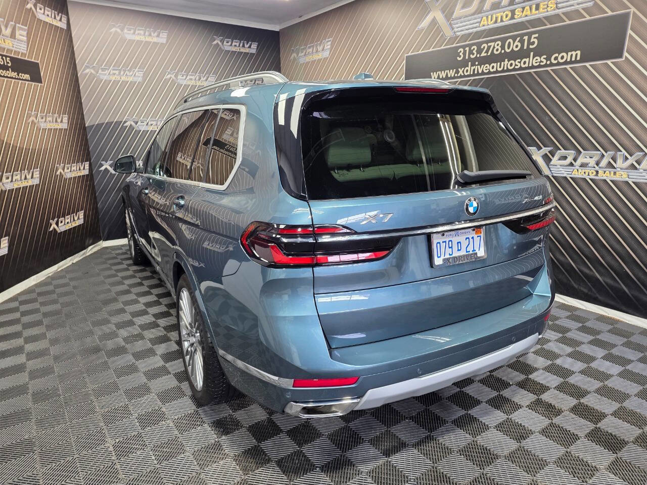 Used 2024 BMW X7 xDrive40i w/ Executive Package AWD/4WD image 16