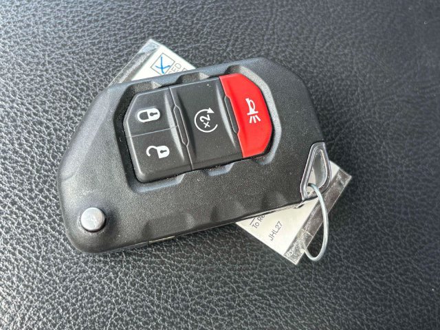Used 2023 Jeep Gladiator Sport AWD/4WD image 25