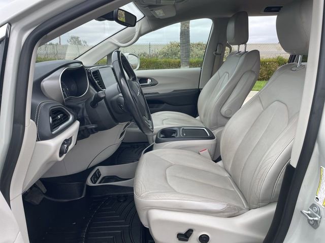 Used 2021 Chrysler Pacifica Touring-L w/ Premium & Safety Sphere Group image 19