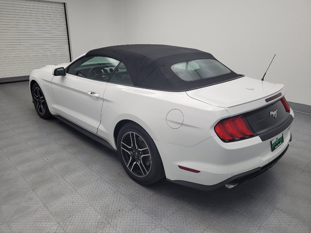 Used 2022 Ford Mustang Premium RWD image 3