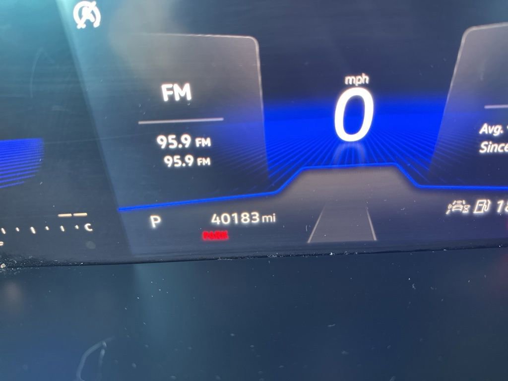 Used 2022 Volkswagen Tiguan SE w/ Panoramic Sunroof Package image 27