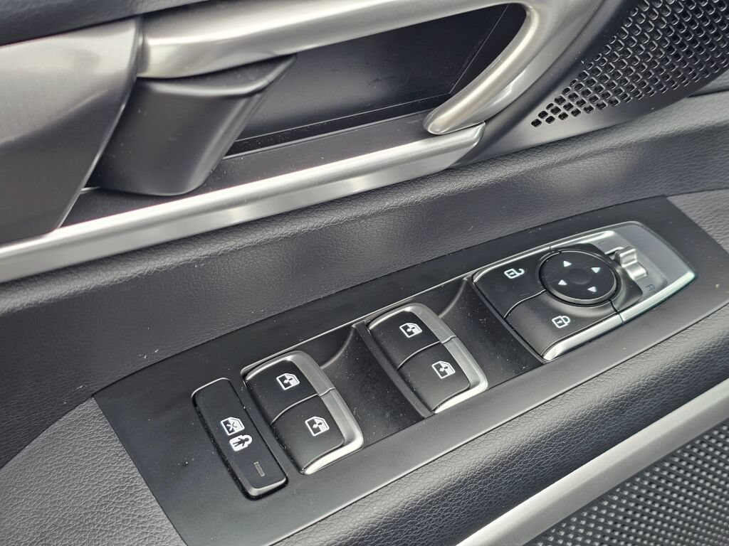 Certified 2024 Kia Telluride S FWD image 33