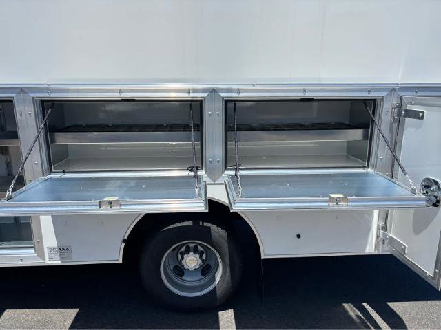 New 2025 Chevrolet Express 4500 w/ Power Convenience Package image 4