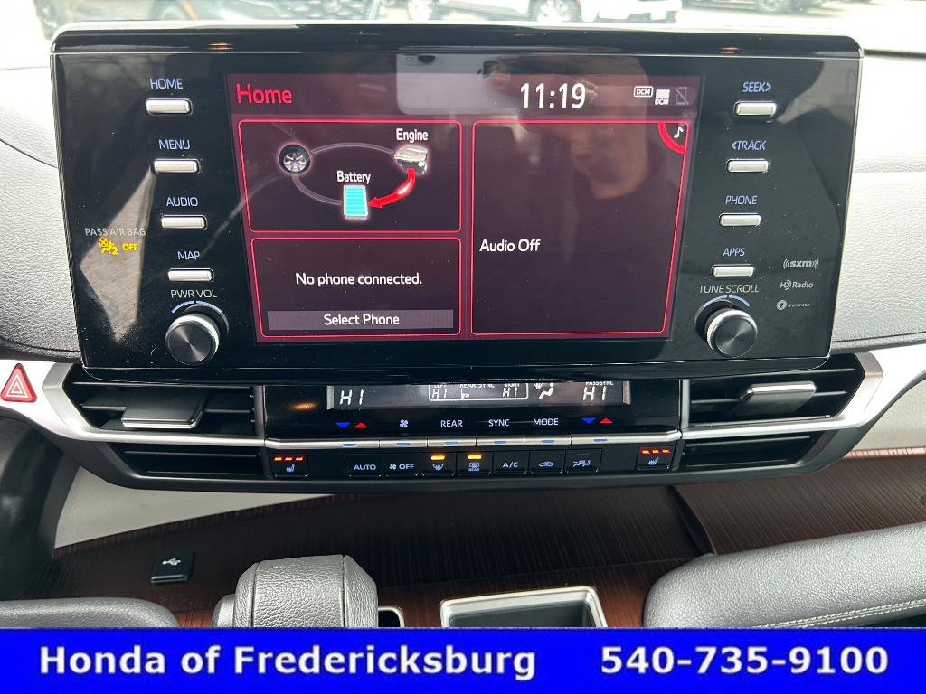 Used 2024 Toyota Sienna XLE image 21