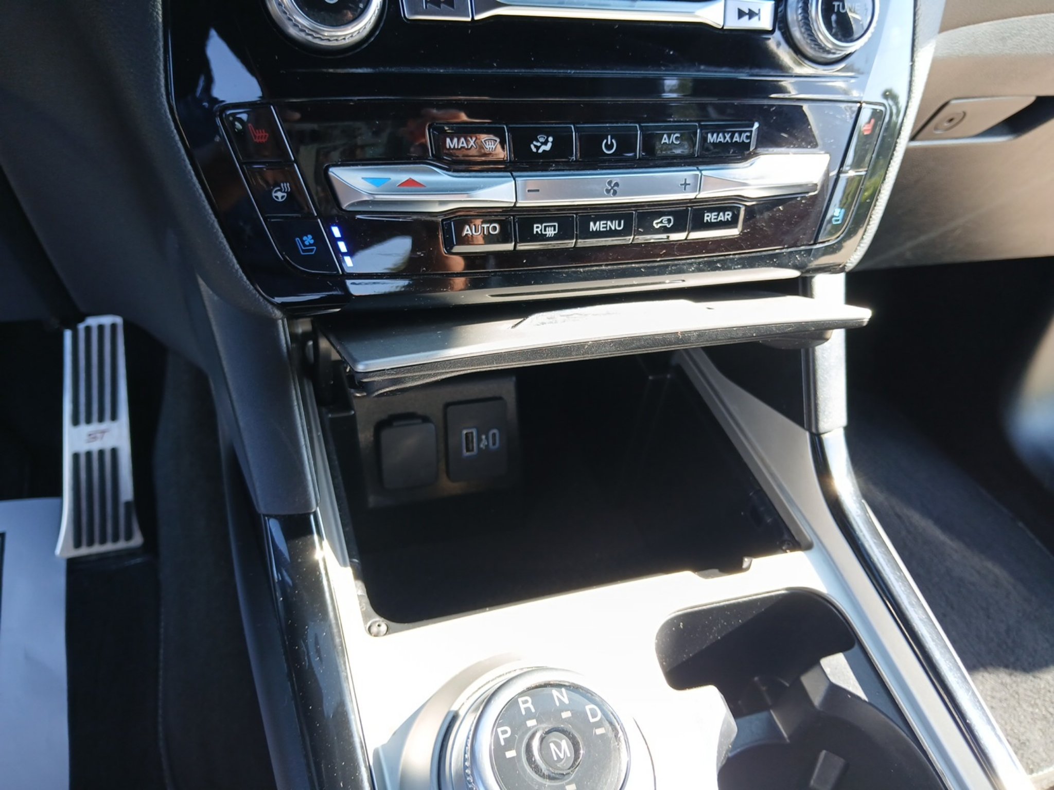 Used 2023 Ford Explorer ST w/ Equipment Group 401A AWD/4WD image 16